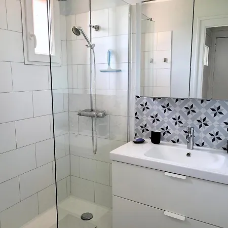 Pensión Chambres D'hotes Avec Piscine Burdeos